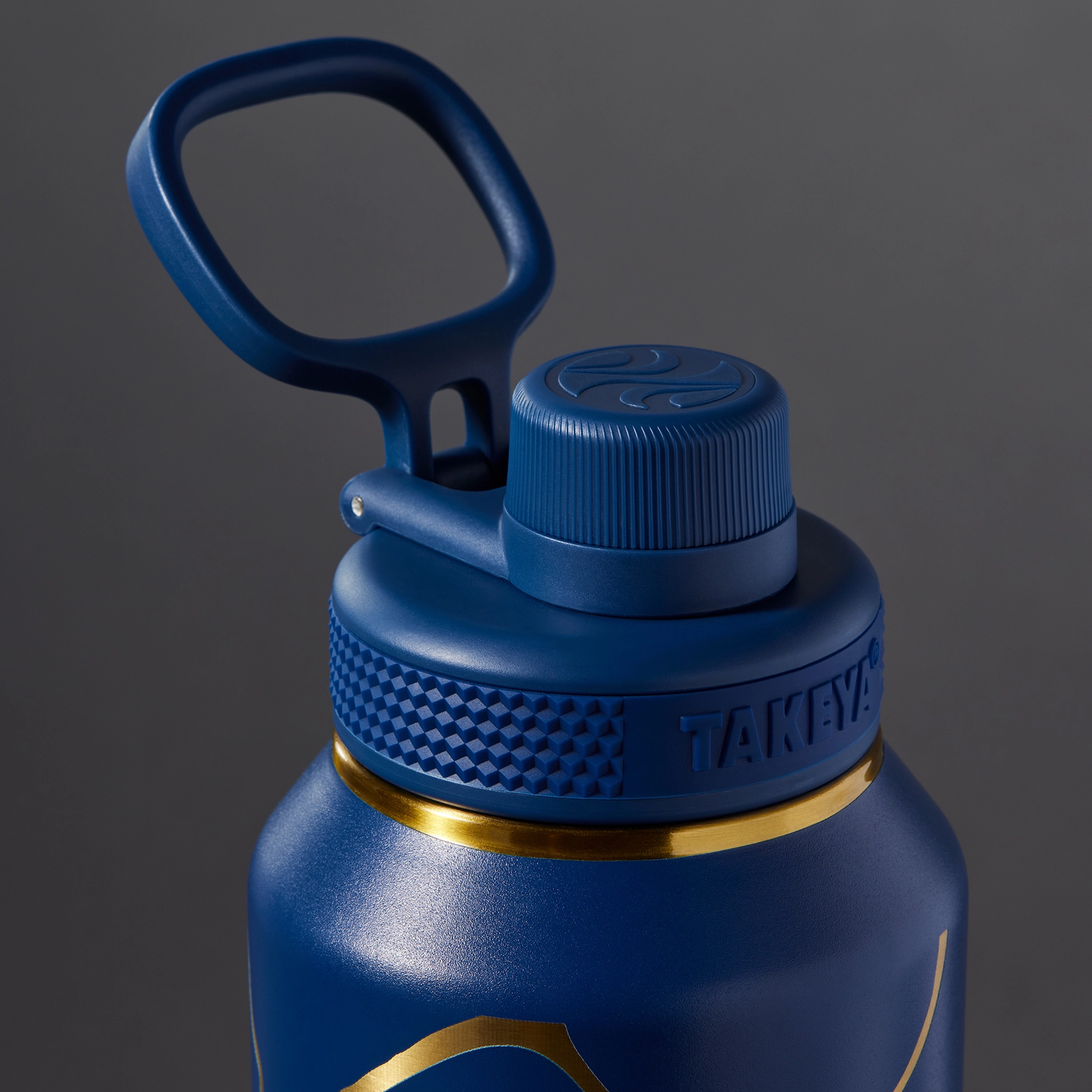 kintsugi-water-bottle-with-spout-lid-u8 51390-TK_HO25_Kintsugi_Takeya9266.png